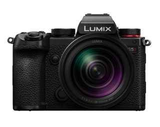 Panasonic  Lumix S5D + 28-200