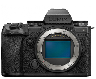 Noleggio Panasonic Lumix S5 II X