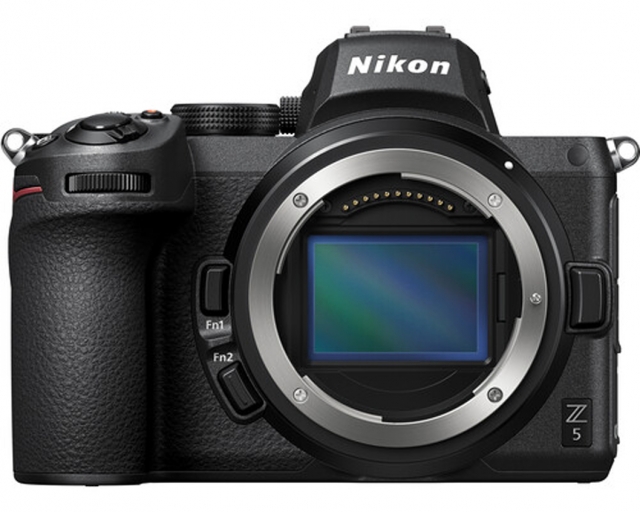 Nikon Nikon Z5 + nikkor Z 24-50/4-6,3 + SD 64GB