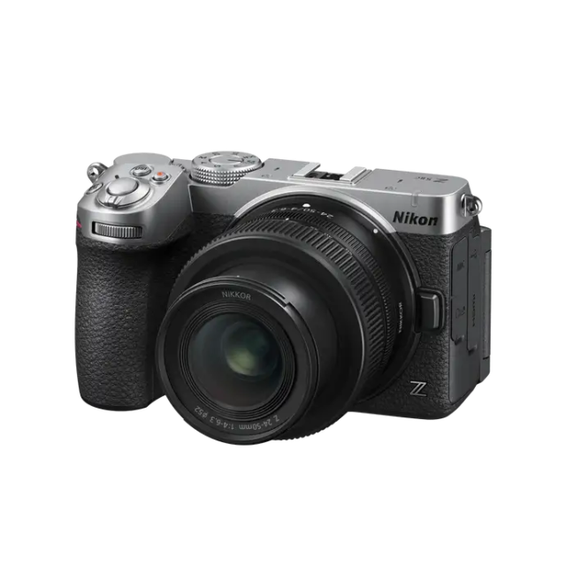 Nikon Nikon Z5 II C Silver + Z 24-50 f/4-6.3 VR + SDXC 128GB - Garanzia Nital (Mirrorless)