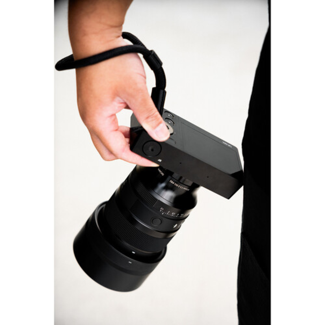 Sigma Sigma Ob. 85mm F/1.2 DG Art L-Mount